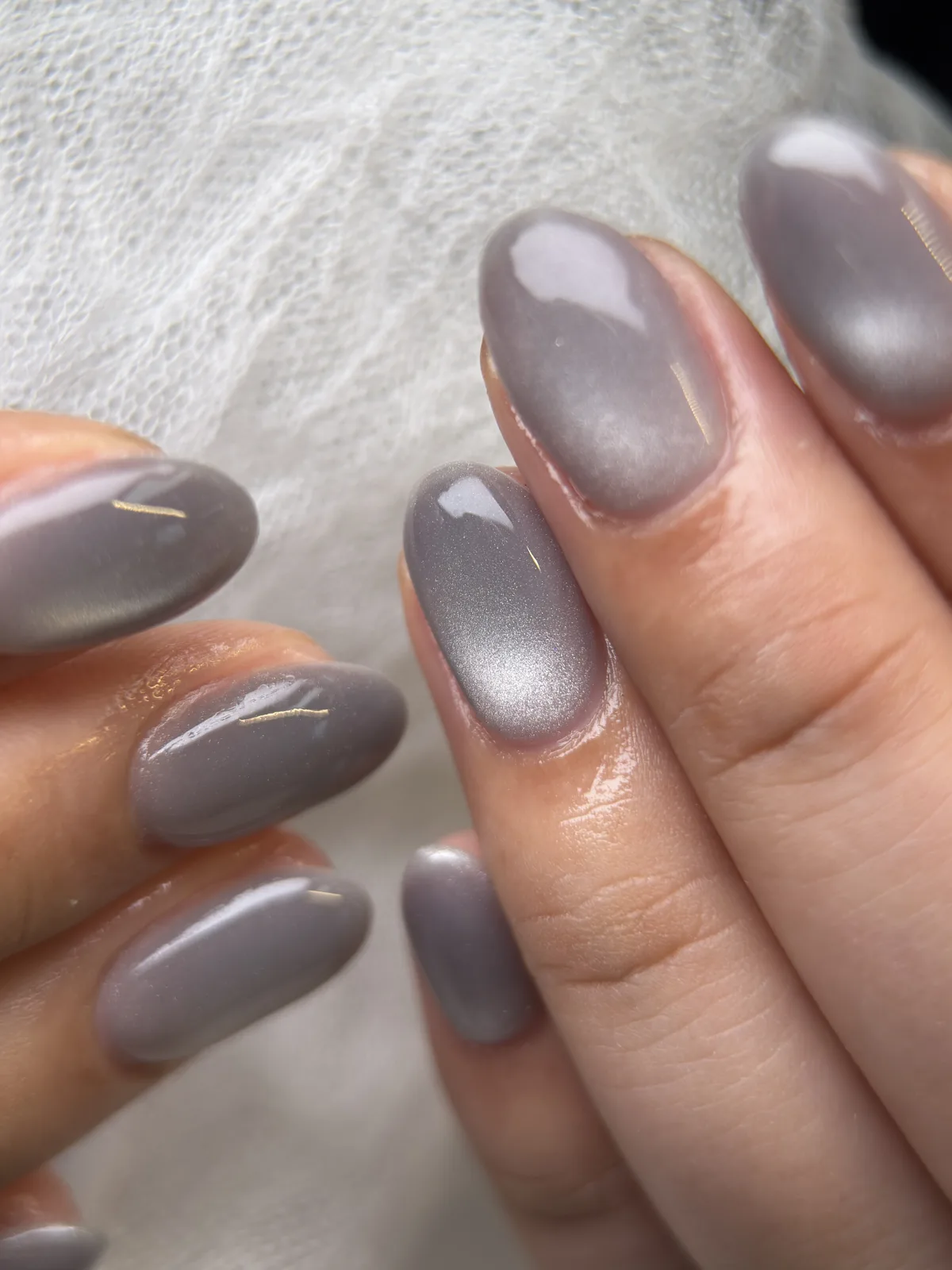 Cool grey cat eye nails